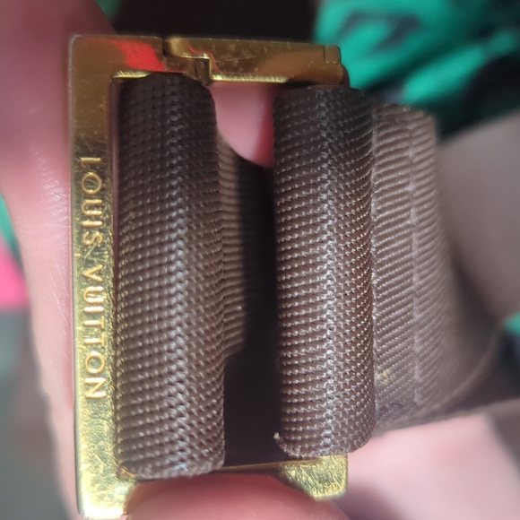 Louie Vuitton bumbag...zipper does need replaced - Picture 11 of 15